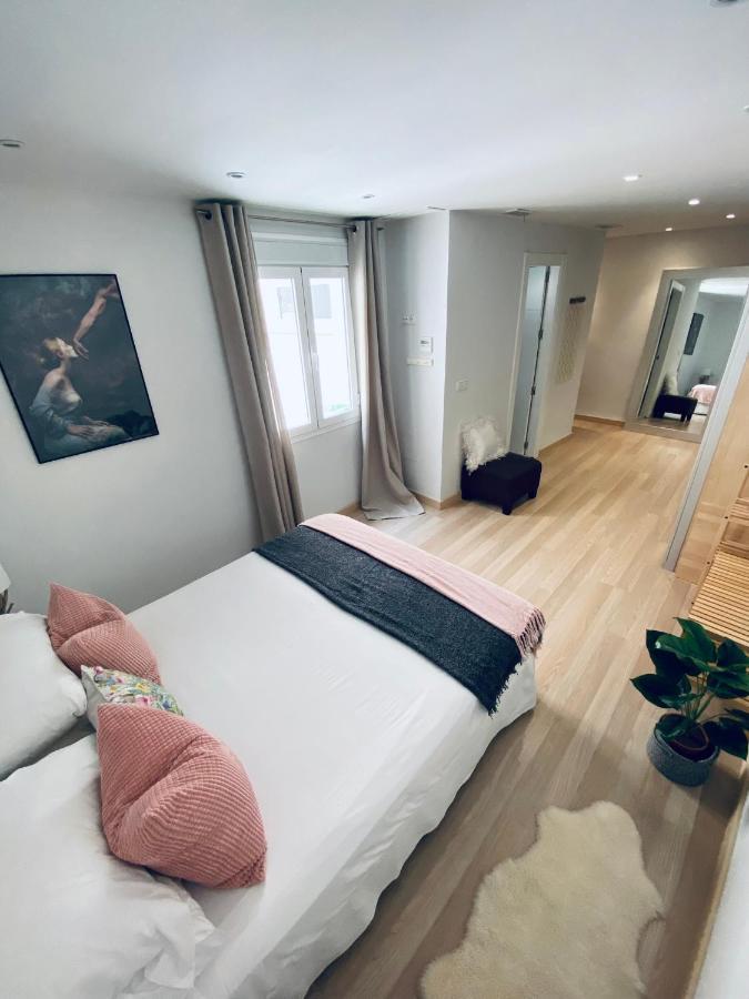 Fantastic Center - Optional Parking Apartment *